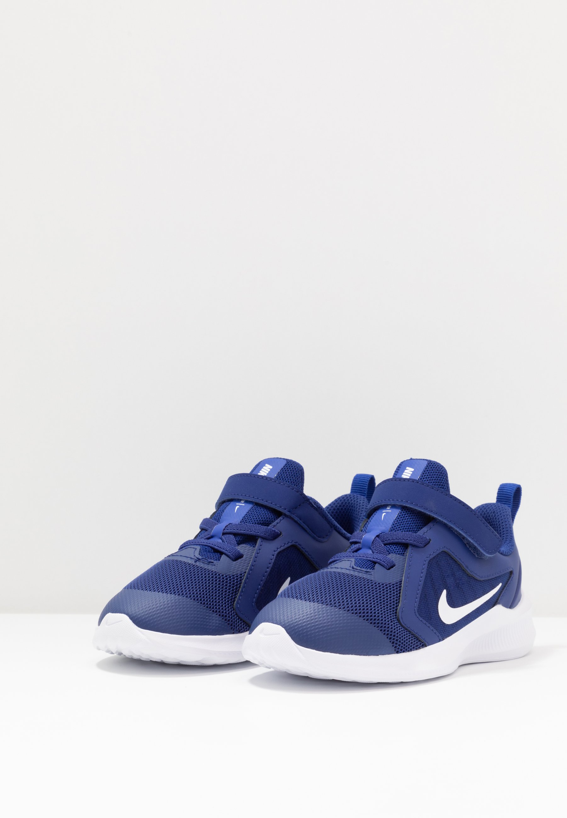 Nike Performance DOWNSHIFTER 10 UNISEX - Zapatillas de running neutras -  deep royal blue/white/hyper blue/azul royal - Zalando.es