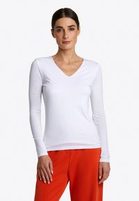 Rich & Royal - LONGSLEEVE MIT V NECK - Tops ar garām piedurknēm - white Miniatūras attēls 1