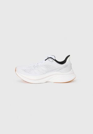 ENDORPHIN SPEED 5 - Road running shoes - white/gum