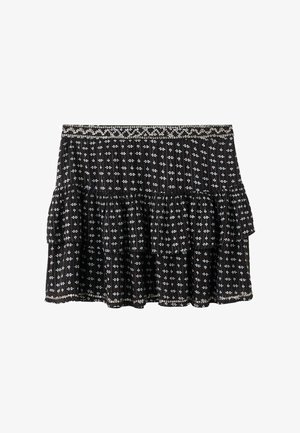 Čierna vrstvená sukňa s kvetinovými vzormi v bielej a svetlomodrej farbe, s ozdobným vyšívaným pásom a volánikovým okrajom.