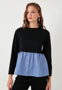 Sweater - black