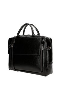 Černá kožená aktovka s dvojitými horními rukojeťmi, odnímatelným popruhem přes rameno, zipovým uzavíráním, přední kapsou a hladkým povrchem.