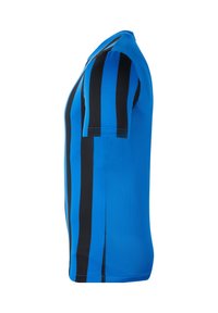Kurzärmliges Polohemd mit blauen und schwarzen Streifen, abgerundetem Saum und seitlichen Schlitzen; aus atmungsaktiver Stoff für hohen Tragekomfort.