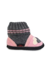 Grijze en roze vilten slipper met een ribbelboord, geschulpt rand en hartpatroon; heeft een zwart label aan de onderkant en een textuurzool.