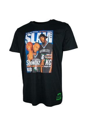 Camiseta negra con la portada de la revista SLAM 1997-98 con los jugadores de baloncesto Marbury y Garnett con los uniformes de los Minnesota Timberwolves.
