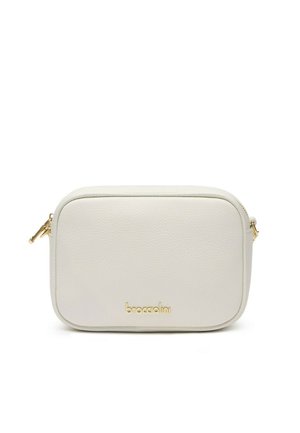Compatta borsa a tracolla rettangolare in pelle bianca con cerniera dorata e logo "braccialini" in lettere dorate sul davanti.