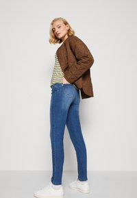 Morgan PARDA - Vaqueros pitillo - jean stone