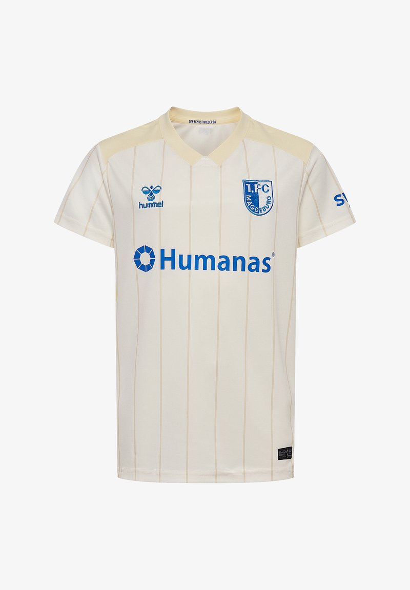 Maglia da calcio color crema con strisce verticali color beige chiaro, decorata con i loghi blu di "Hummel", "1.FC Magdeburg" e "Humanas." Collo rotondo.