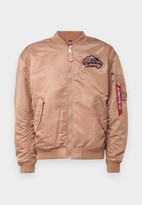 - Kurtka Bomber