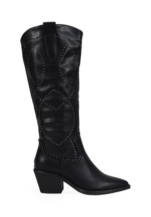 CON TACHAS METÁLICAS - Botas camperas - black