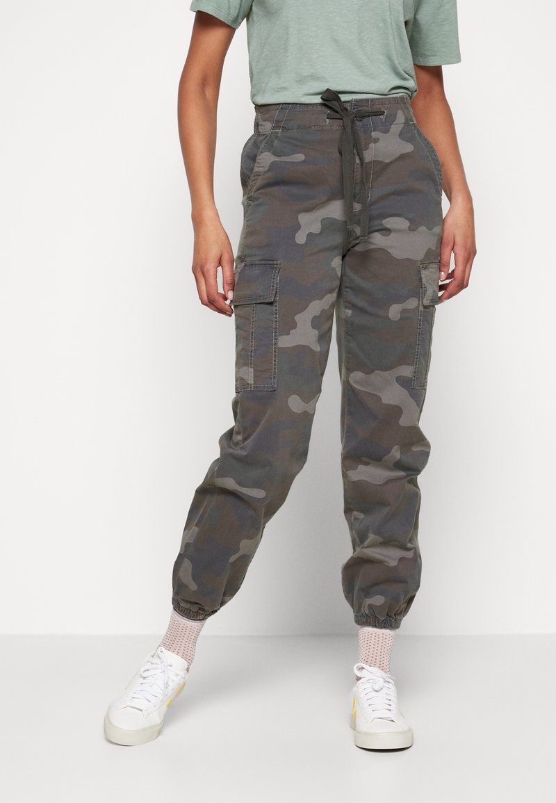 American Eagle BAGGY MOM JOGGER Cargo trousers green Zalando.de