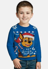 Maglione azzurro in maglia con un design di un cane dei cartoni animati che indossa un cappello rosso, bastoncini di zucchero e fiocchi di neve. Maniche e orlo a coste, vestibilità comoda.