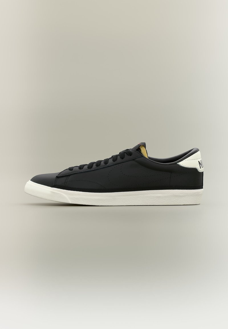 TENNIS CLASSIC SMASH black/sail/team orange/black