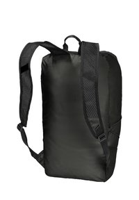 Zaino nero in nylon con spallacci imbottiti e foderati in rete, caratterizzato da una forma rettangolare semplice. Presenta cinghie laterali regolabili e un design elegante.