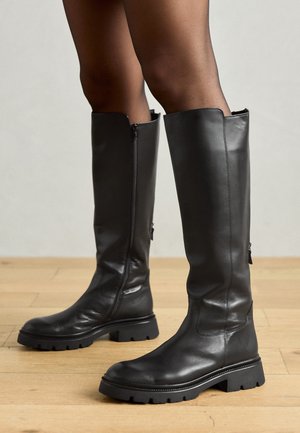 Stivali con plateau - black