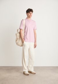 BOSS Polokošeľa - open purple