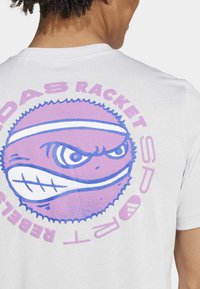 adidas Performance RACKET SPORT REBELS GRAPHIC - Print T-shirt - dash grey