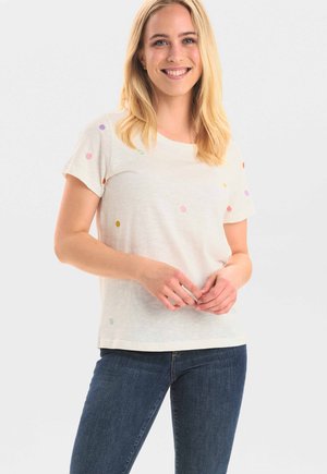 Nümph T-shirt - NuBelisa Boxy T-shirt i Mangano Cloud Dancer