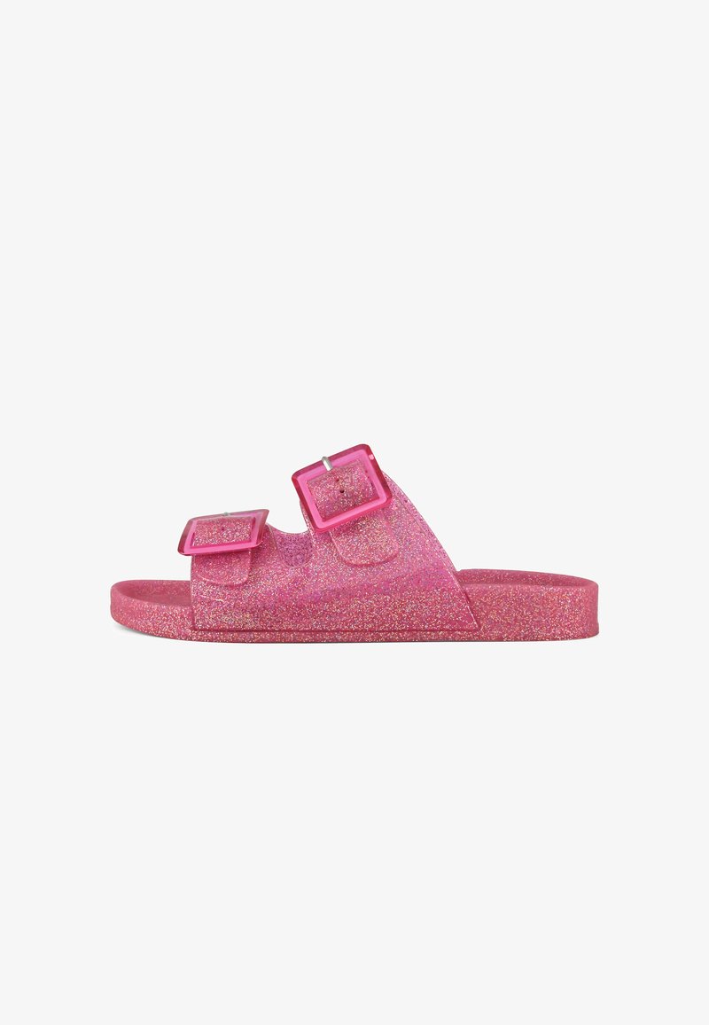 Roze srebrne sandale s dva prilagodljiva kopčanja, fleksibilnom petom i ravnim dizajnom. Sjajna textura pokriva cijelu gornjište i potplat.