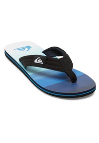 Modré gradient flip-flopy s čiernymi polstrovanými remienkami a bielym logom na stielke a remienku, zobrazené na bielom pozadí.