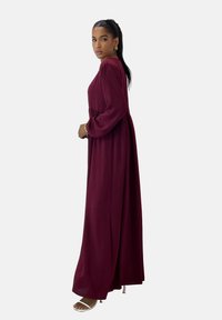 Elara ABAYA - Robe longue - weinrot