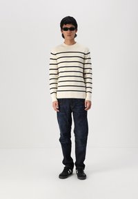 Only & Sons ONSPHIL CREW - Strickpullover - antique white