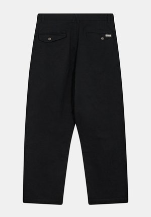 Pantaloni neri in cotone con taglio dritto, due tasche posteriori e un branding discreto. Il tessuto ha una texture liscia con una leggera lucentezza.