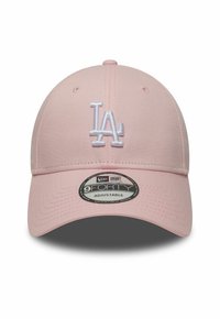 Rosa Baseballmütze mit verstellbarem Riemen, ausgestattet mit einem erhöhten LA-Logo in hellblau. Strukturiertes Oberteil und gebogener Schirm aus strukturiertem Stoff.