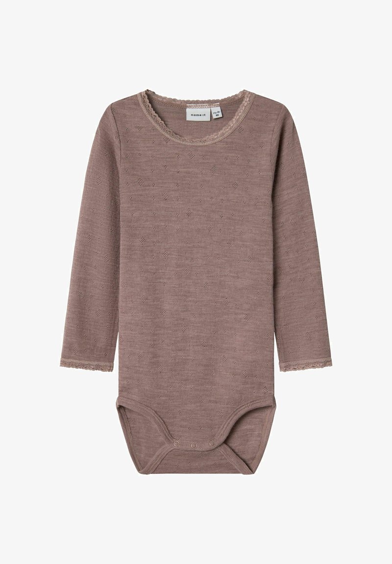 Bodi s dugim rukavima za bebe u prašnjavom mauveu, teksturirani materijal, s čipkastim rubom oko izreza i otvorima za noge, sa kopčama na dugmad.