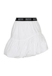 Witte rok met een gerimpelde zoom en een zwarte BIZUU-logo tailleband. Gemaakt van een gladde stof, met een uitlopende vorm en gelaagd ontwerp.