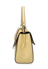 Borsa a tracolla in pelle gialla con design strutturato, rifiniture nere e un unico manico superiore. Presenta una chiusura superiore e una texture liscia.