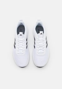 adidas Performance FLUIDSTREET - Sapatilha de treino - footwear white/core black/grey five