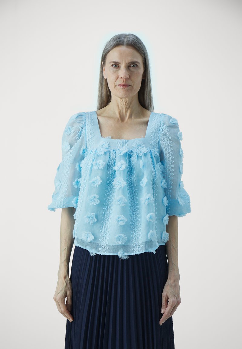 Hofmann Copenhagen - WENDA - Blouse - blue sky, Agrandir