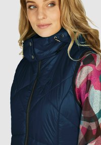 Navigazione MIT ABNEHMBARER   - Bodywarmer - dunkelblau