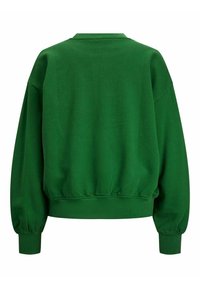 Sudadera verde con una textura suave, hombros caídos, puños y dobladillo acanalados, y un corte relajado. Adecuada para el uso casual.
