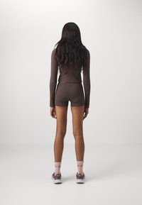 Nike Performance SHORT - Leggings - baroque brown/white