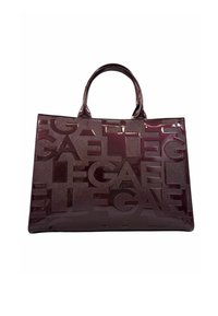 Borsa tote bordeaux realizzata in pelle verniciata, con un motivo a logo testurizzato, due manici resistenti e una forma rettangolare strutturata.