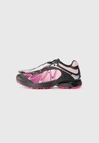 Salomon Sportstyle XT WHISPER UNISEX - Trainers - black/fairytal/knockout