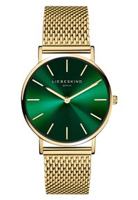 Gouden mesh-armbandhorloge met een ronde groene wijzerplaat, voorzien van een zonnestraalpatroon, gouden uurmarkers en de merknaam "LIEBESKIND" op 12 uur.