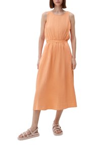 s.Oliver MIT CUT OUT - Sukienka letnia