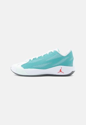 JORDAN LUKA DOG - Chaussures de basket - barely green/washed teal/chile red/light smoke grey/iron grey