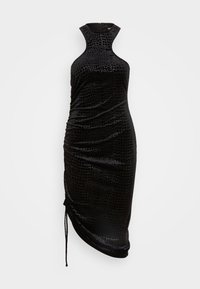 Černé bezrukávové šaty s vysokým límcem, zdobené texturovaným krokodýlím vzorem a nabíranými detaily po stranách.