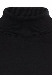 Schwarzer gerippter Strickstoff mit Stehkragen und umgeschlagenen Nahtdetails auf einem Pullover oder Oberteil.
