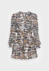Robe à manches courtes en tissu léger avec un motif de rayures tigre noir, blanc et orange, dotée d'une taille froncée et d'un décolleté en goutte.