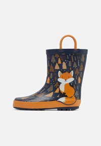 Botte de pluie en caoutchouc noire et orange avec une illustration de renard, entourée d'arbres et de motifs géométriques, dotée d'une semelle crantée orange et d'une poignée.