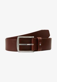 Sélectionné, dark tan