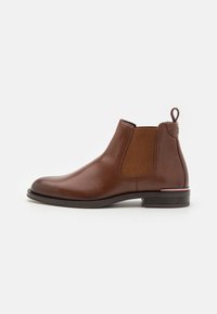 Tommy Hilfiger CORE CHELSEA - Kotníkové boty - winter cognac
