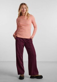 Pieces Langarmshirt - begonia pink