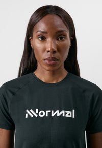 NNormal RACE - Sports T-shirt - schwarz