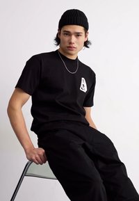 HUF HALLOWS TEE - Camiseta estampada - black